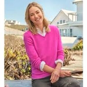 J. Crew Cashmere Cable-Knit V-Neck Sweater in Fuchsia